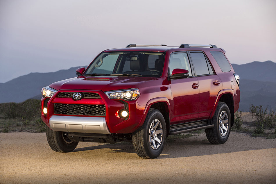 2014 Toyota 4Runner Front Angle