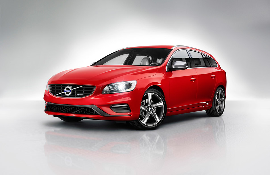 2014 Volvo V60 R-Design Front Angle
