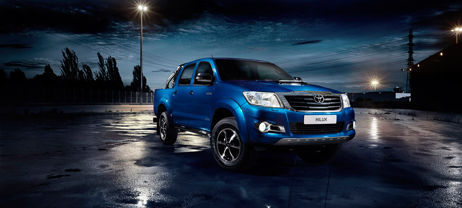 2014 Toyota Hilux Invincible Front Angle