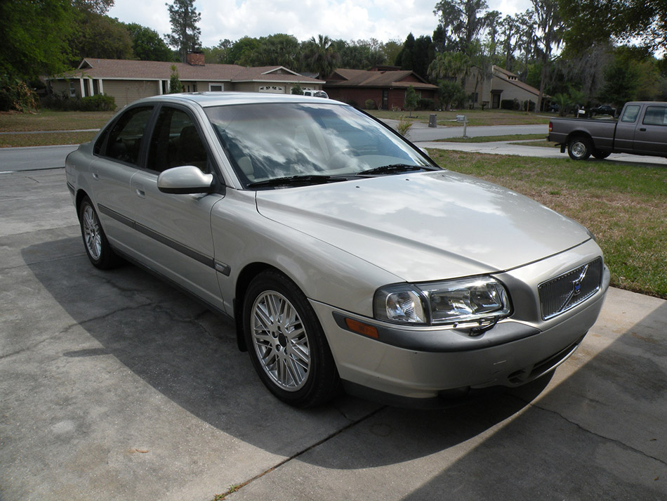 2000 Volvo S80 T6 Front Angle