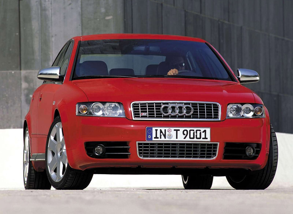 2002 Audi S4 Front Angle