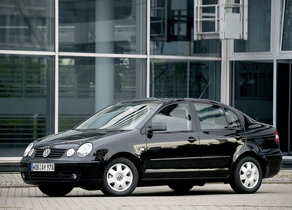 2003 Volkswagen Polo Sedan Front Angle