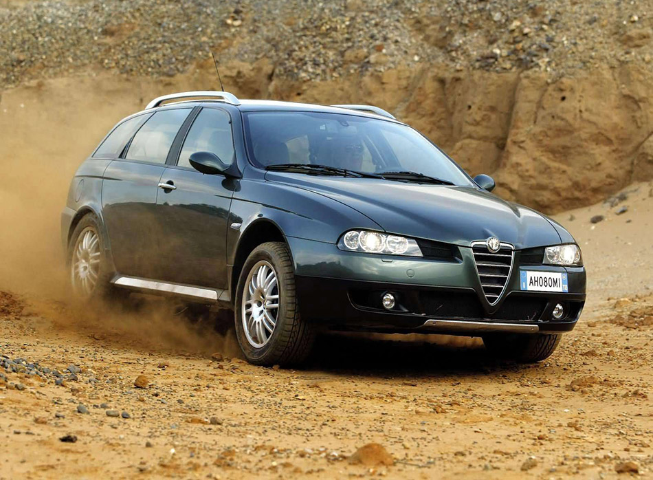 2004 Alfa Romeo Crosswagon Q4 Front Angle