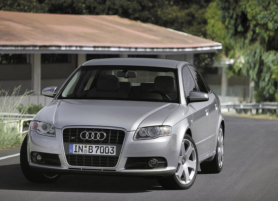 2004 Audi S4 Front Angle