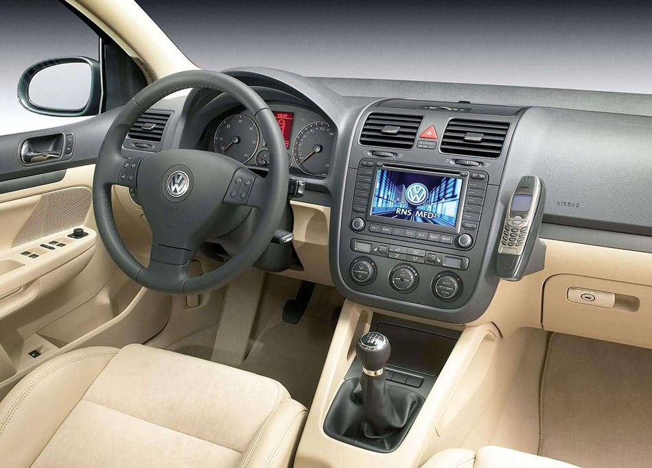 2004 Volkswagen Golf Interior