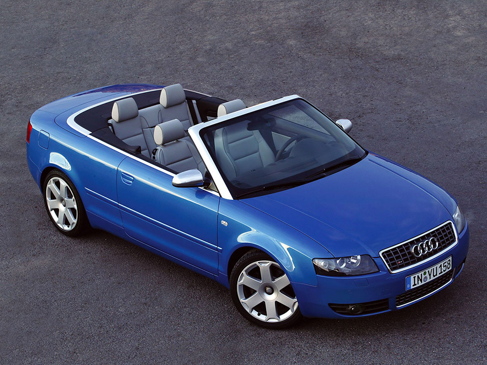 2005 Audi S4 Cabrio Front Angle