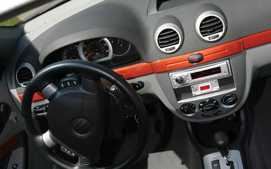 2005 Suzuki Reno Intruder Interior
