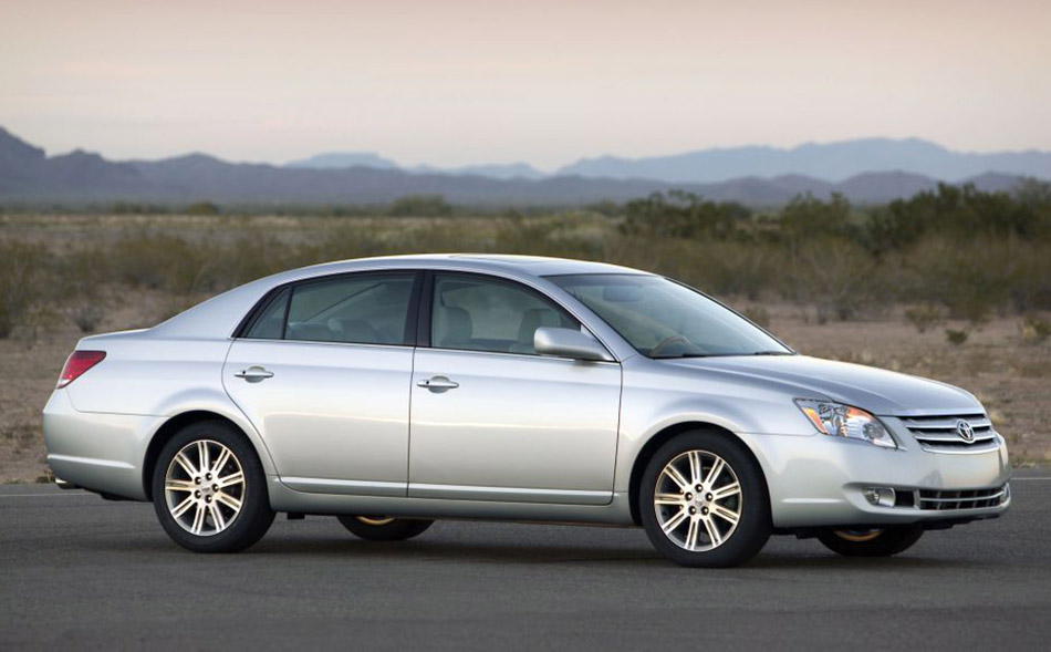 2005 Toyota Avalon HD Pictures