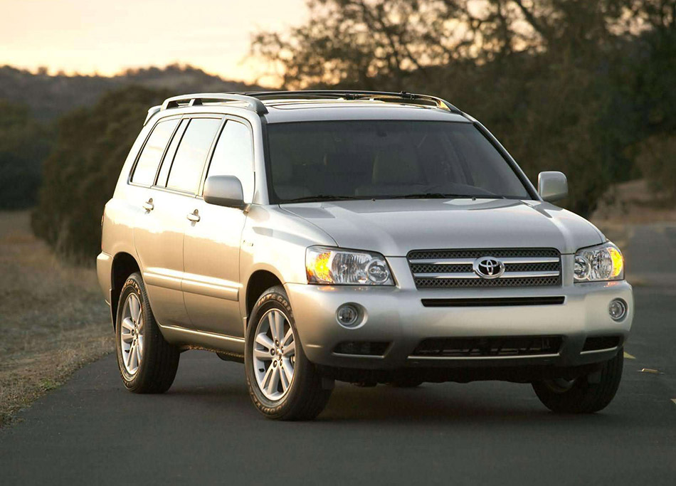 2005 Toyota Highlander Hybrid Front Angle