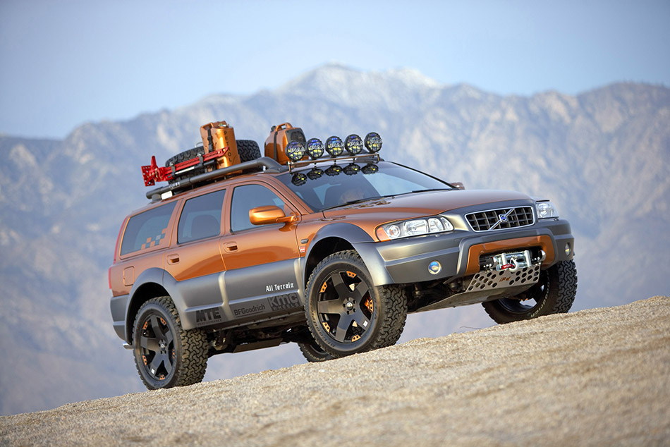 2005 Volvo XC70 AT SEMA Front Angle