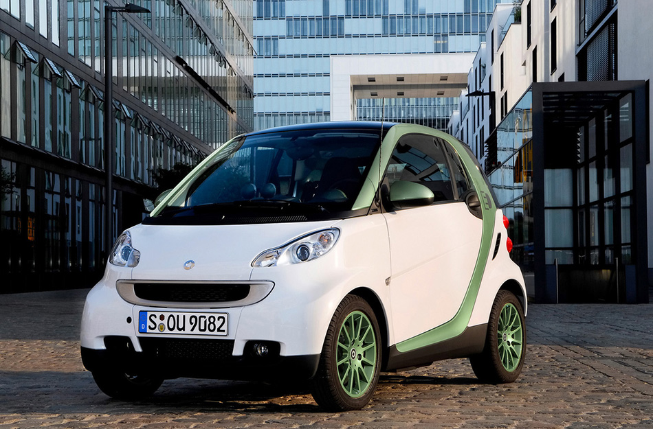 2010 Smart ForTwo Electric Drive Front Angle