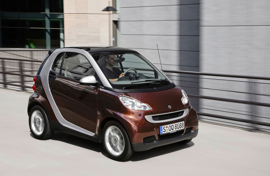 2010 Smart Fortwo Edition Highstyle Front Angle