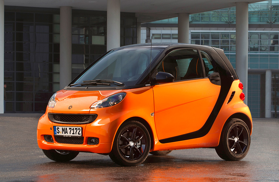 2011 Smart ForTwo NightOrange Front Angle