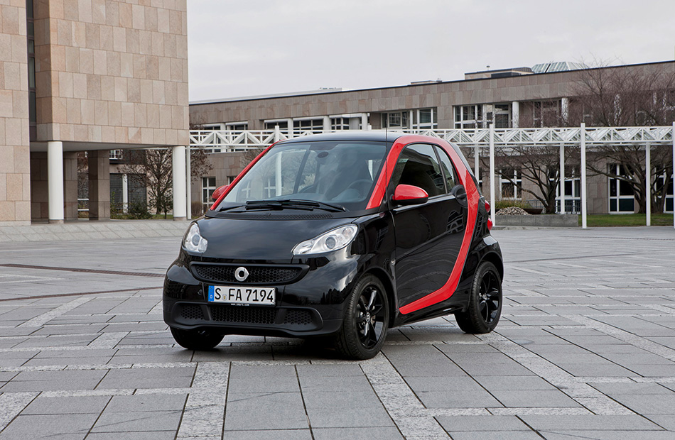 2012 Smart ForTwo Sharpred Front Angle