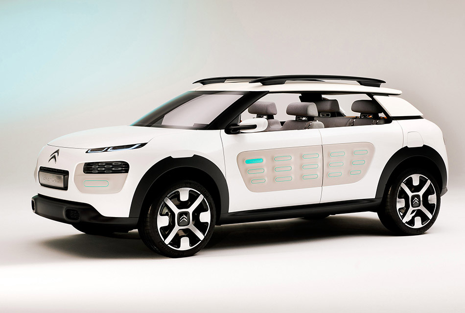 2013 Citroen Cactus Concept Front Angle