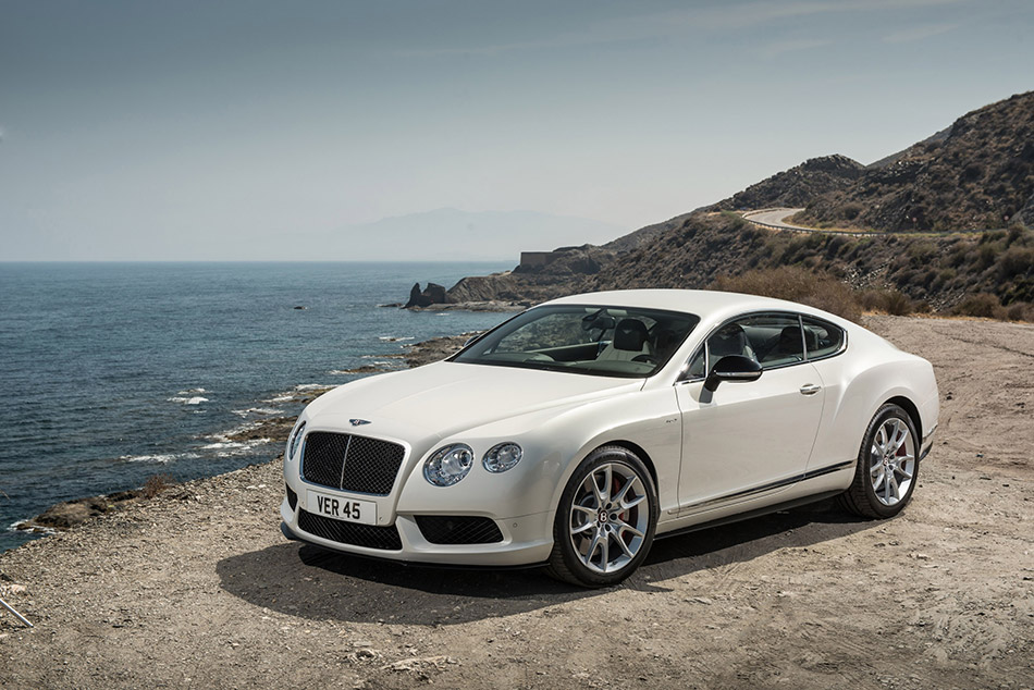 2014 Bentley Continental GT V8 S Coupe Front Angle