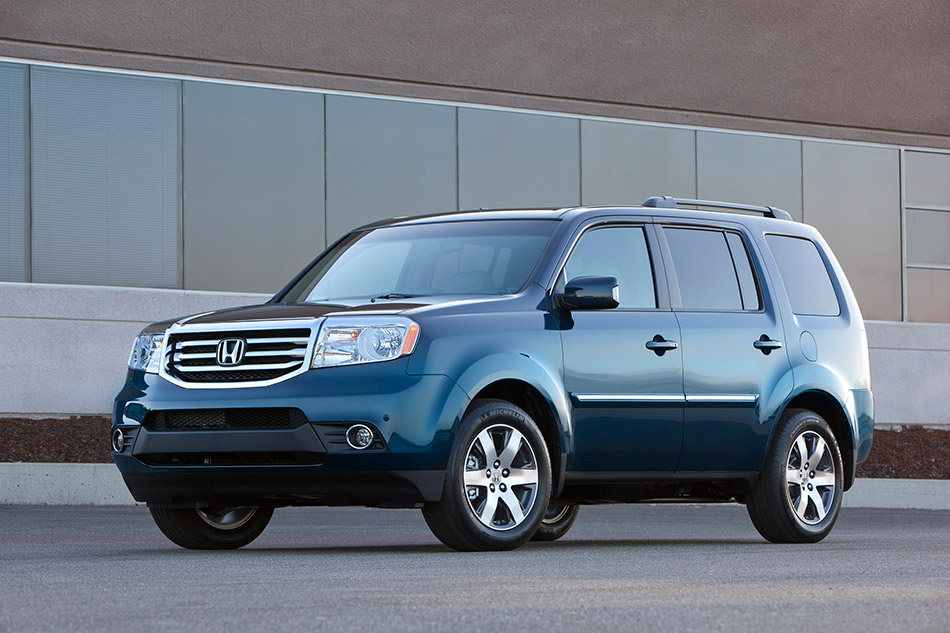 2014 Honda Pilot Front Angle