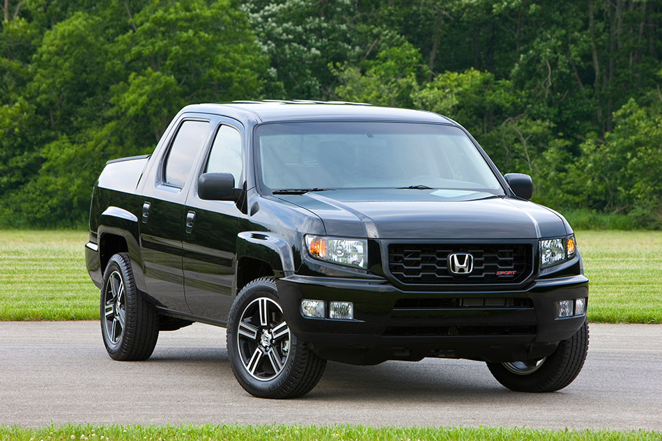 2014 Honda Ridgeline Front Angle