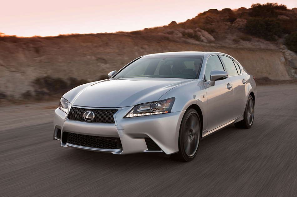 2014 Lexus GS 350 Front Angle