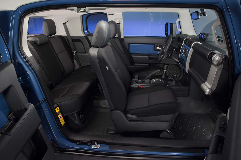 2014 Toyota FJ Cruiser Interior