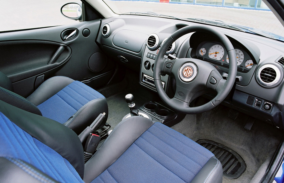 2004 Rover MG ZR Interior