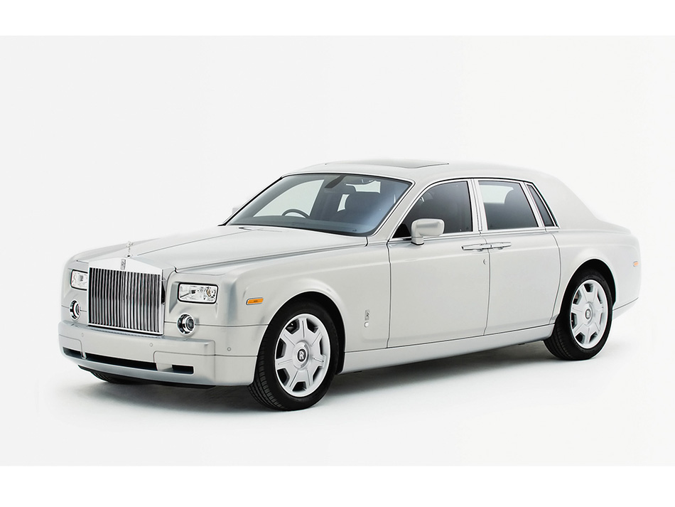 2007 Rolls-Royce Phantom Silver Front Angle