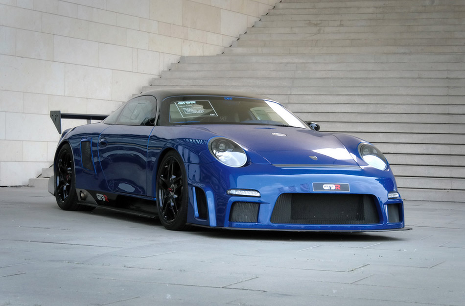 2009 9ff Porsche GT9-R Front Angle