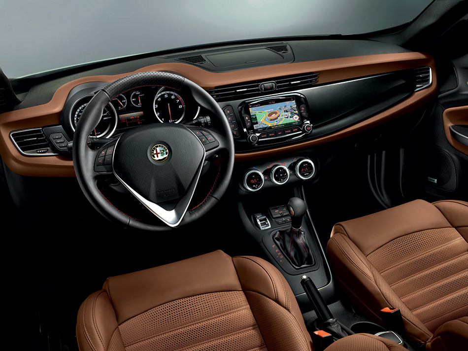 2014 Alfa Romeo Giulietta Interior