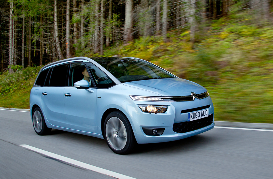 2014 Citroen Grand C4 Picasso Front Angle