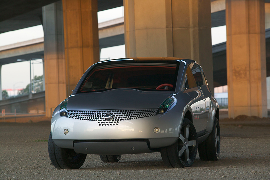 2004 Nissan Actic Concept Front Angle