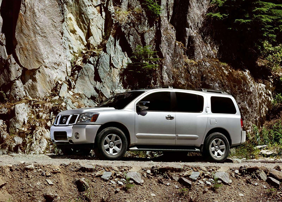 2004 Nissan Pathfinder Armada SE Front Angle