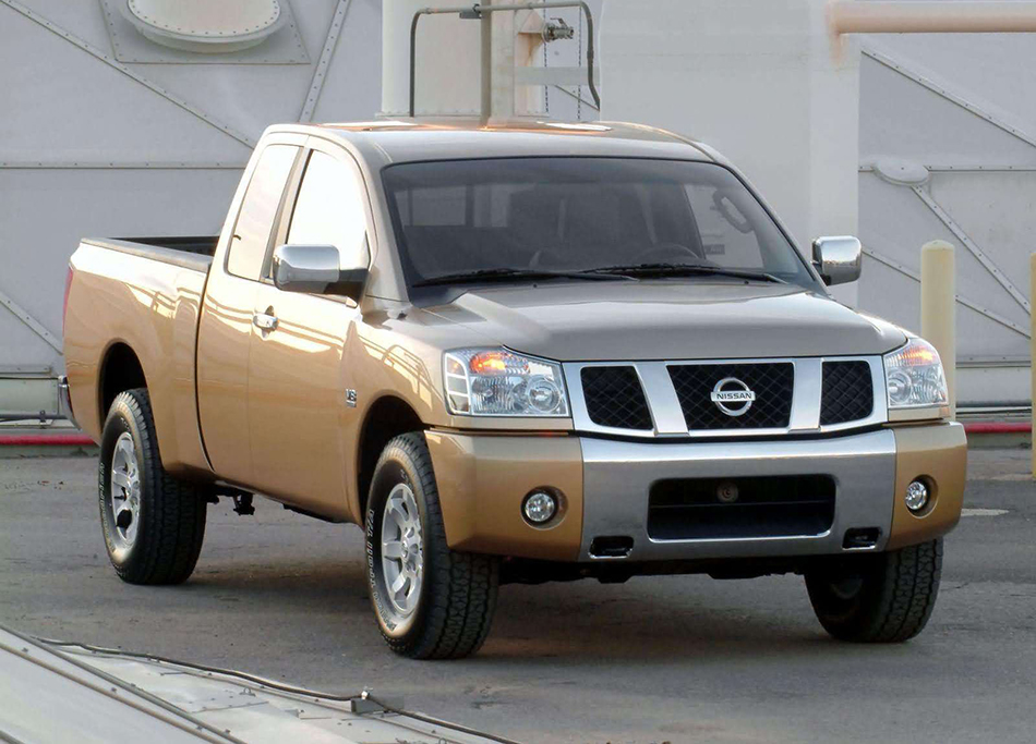 2004 Nissan Titan Front Angle