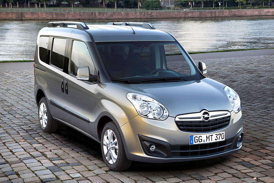 2013 Opel Combo Front Angle