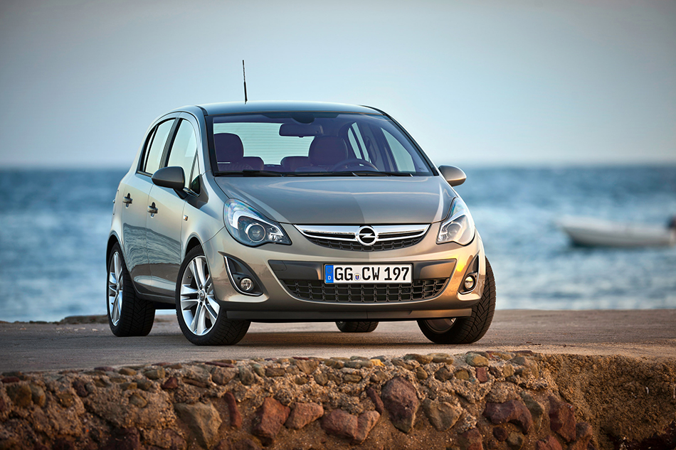 2011 Opel Corsa Front Angle