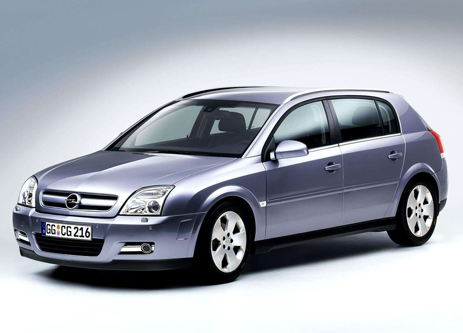 2003 Opel Signum 3.2 V6 Front Angle