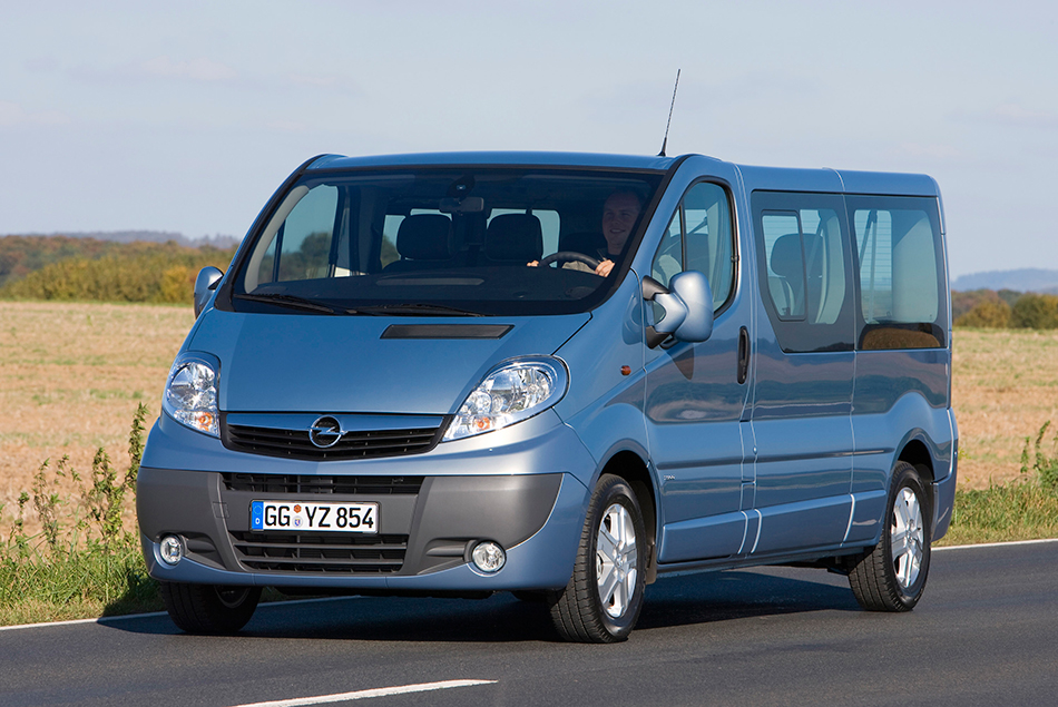 2009 Opel Vivaro Front Angle