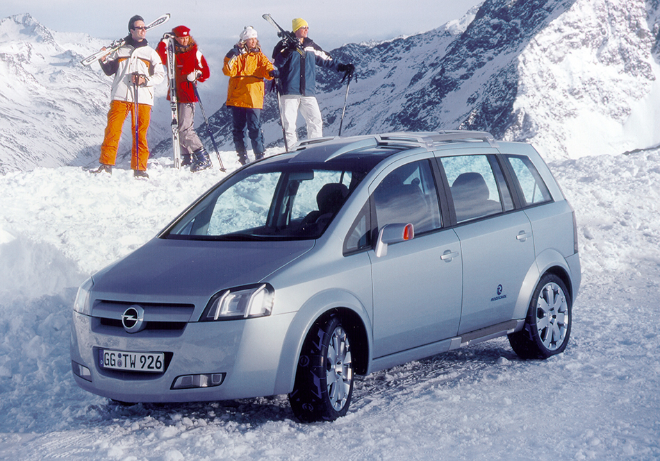 2000 Opel Zafira Snowtrekker Front Angle