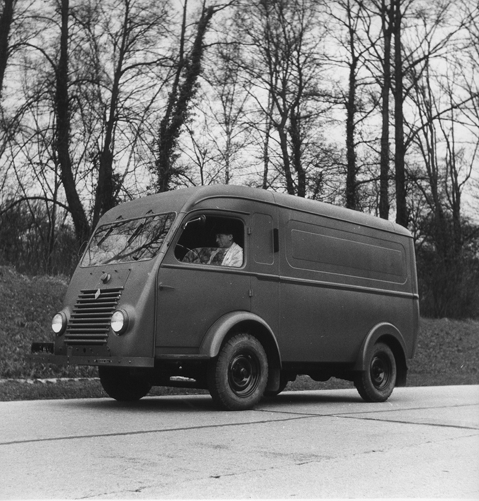 1944 Renault 1000 KG Front Angle