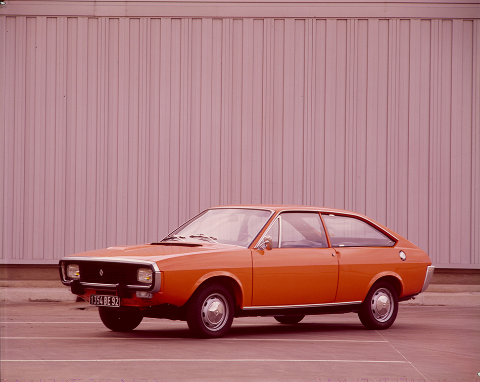1972 Renault 15 Coupe Front Angle