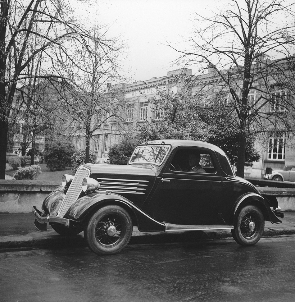 1934 Renault Celtaquatre Front Angle