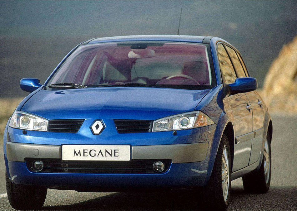 2003 Renault Megane II Hatch Front Angle