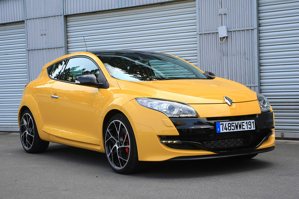 2010 Renault Megane Sport Front Angle