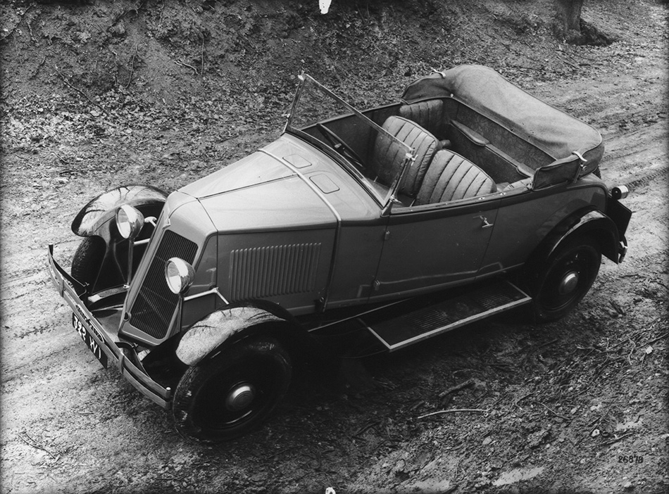 1928 Renault Monasix Front Angle