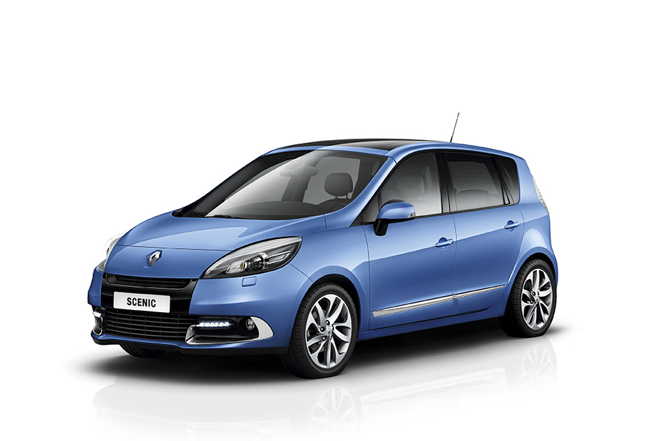 2012 Renault Scenic Front Angle