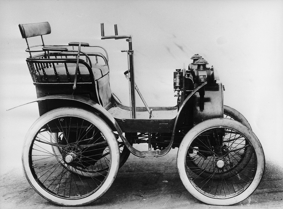 1898 Renault Type A Front Angle