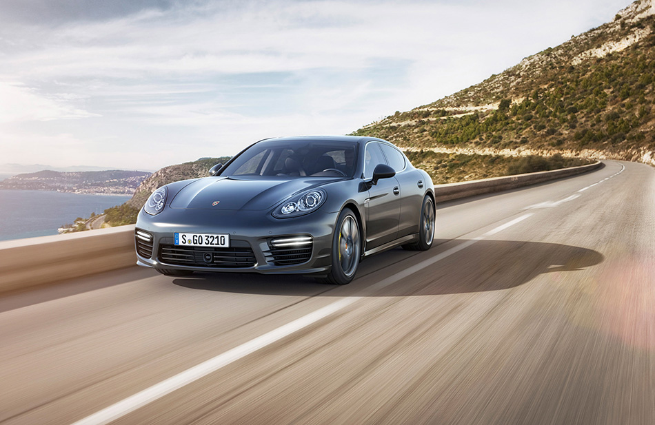 2014 Porsche Panamera Turbo S Front Angle