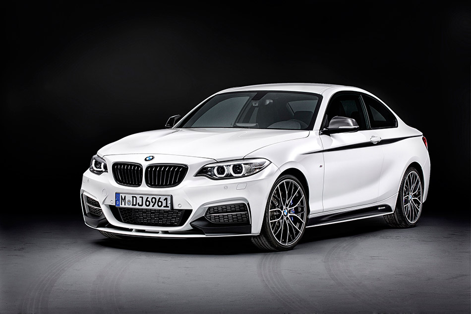 2014 BMW M235i Coupe Front Angle