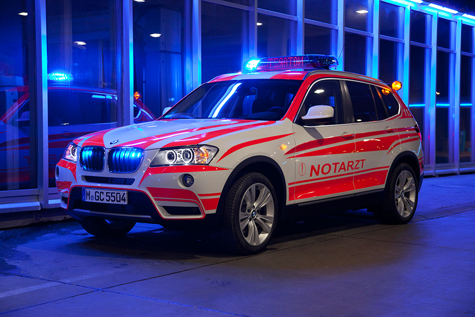 2013 BMW RETTmobil Emergency Vehicle Front Angle