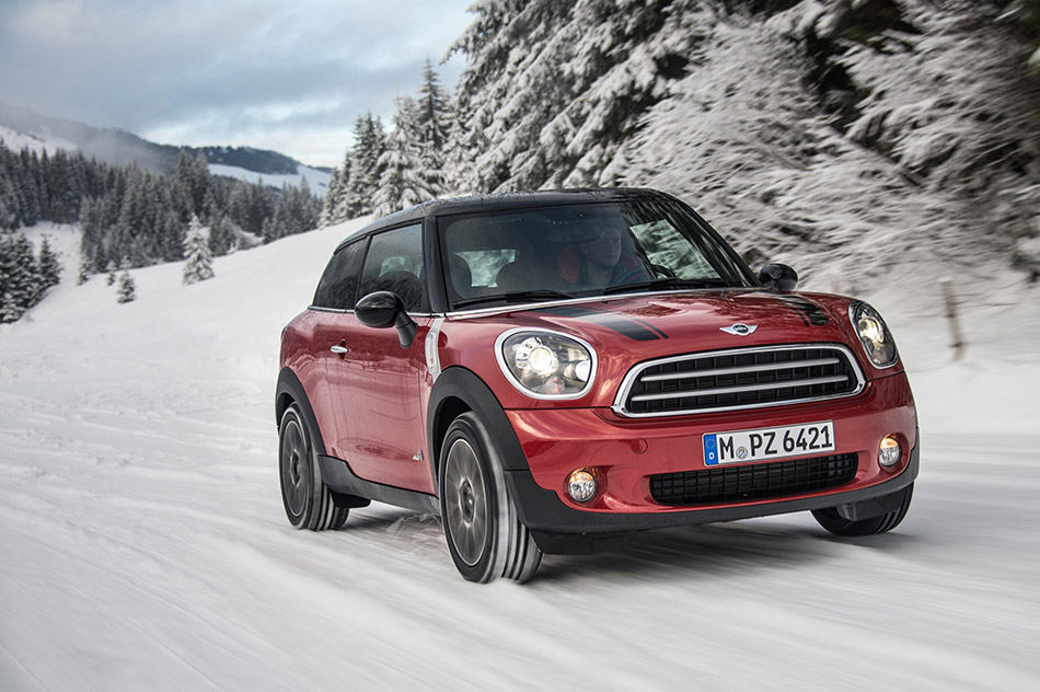 2014 MINI Paceman ALL4 Front Angle