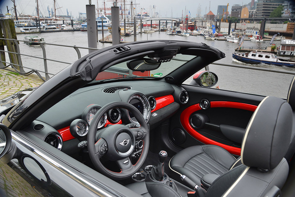 2013 MINI Roadster Interior